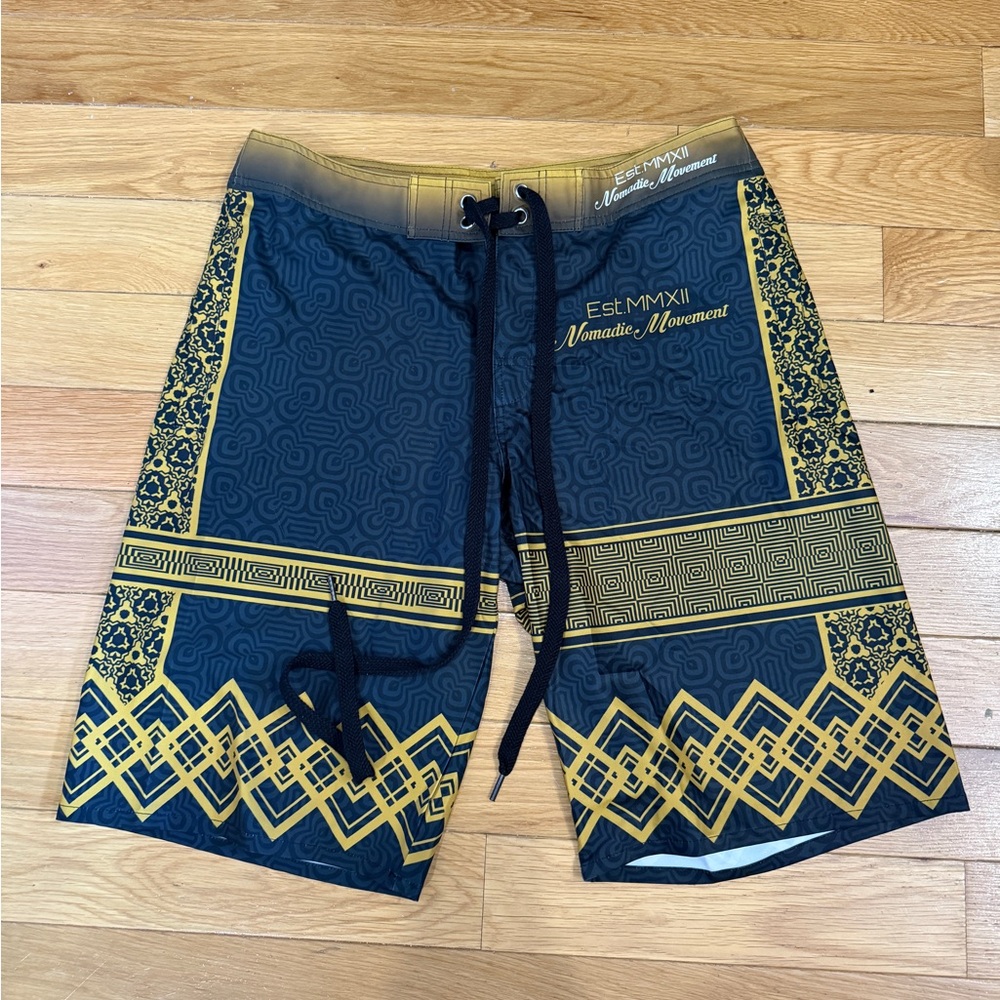 Nomadic Movement Shorts